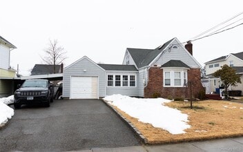 Building Photo - 2454 Columbus Ave