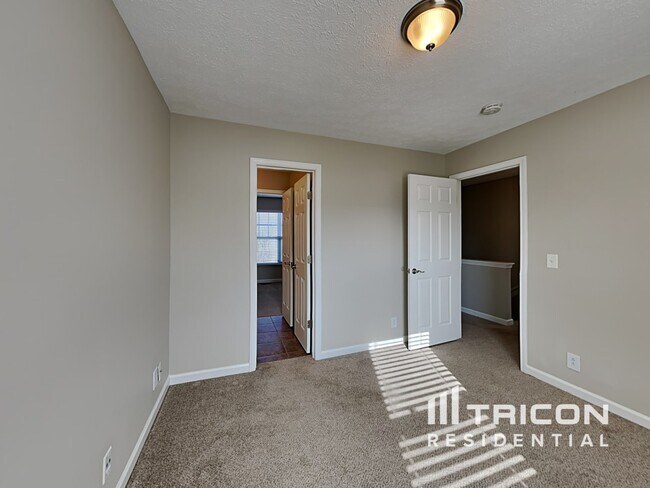 Building Photo - 2240 Crescent Valley Ln