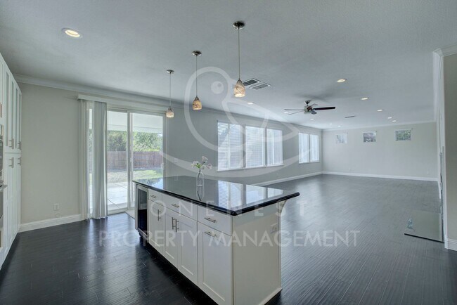 Building Photo - Twelve Bridges beauty! | Backed up to miles of walking paths