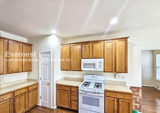 Building Photo - 115 Executive Cir