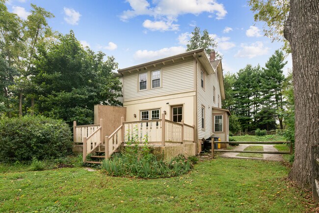 Building Photo - 1109 Youngs Ford Rd