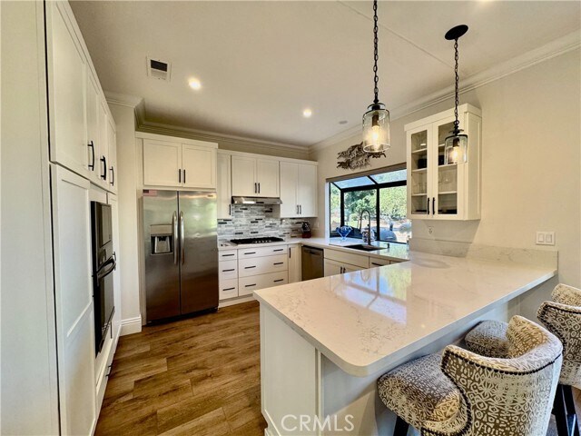Building Photo - 33 Oak Knolls