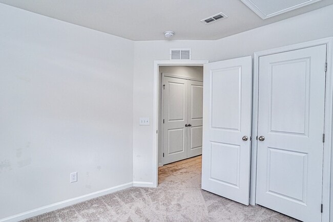 Building Photo - 231 Brooklane Ct