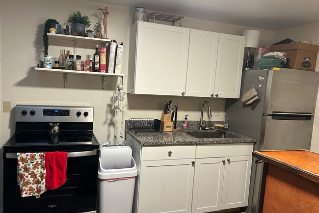 Building Photo - Now Leasing for June 2025 – Ideal 1-Bedroo...