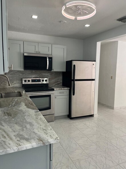 Primary Photo - 4884 SW 45th Ave