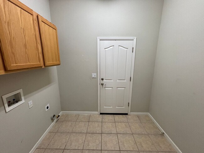 Building Photo - 9337 Oreo Ranch Cir