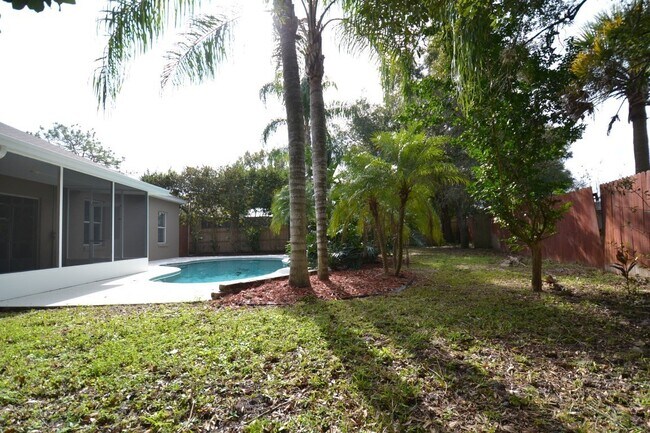 Building Photo - Fantastic fully upgraded 4 BR Oviedo Pool ...