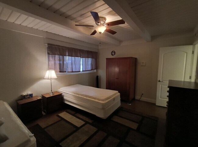 Building Photo - SHORT TERM RENTAL! Fully Furnished and Mov...