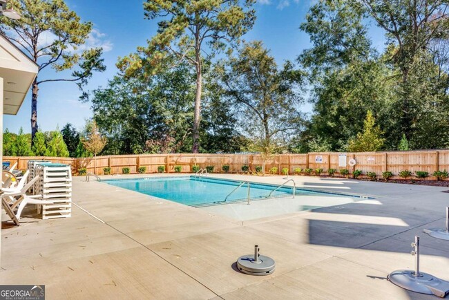 Building Photo - 501 Burton Dr