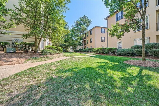 Building Photo - 3777 Peachtree Rd NE