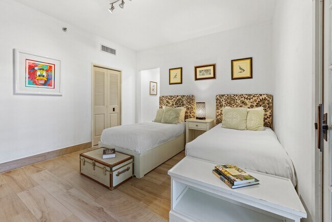 Building Photo - 2211 Fisher Island Dr