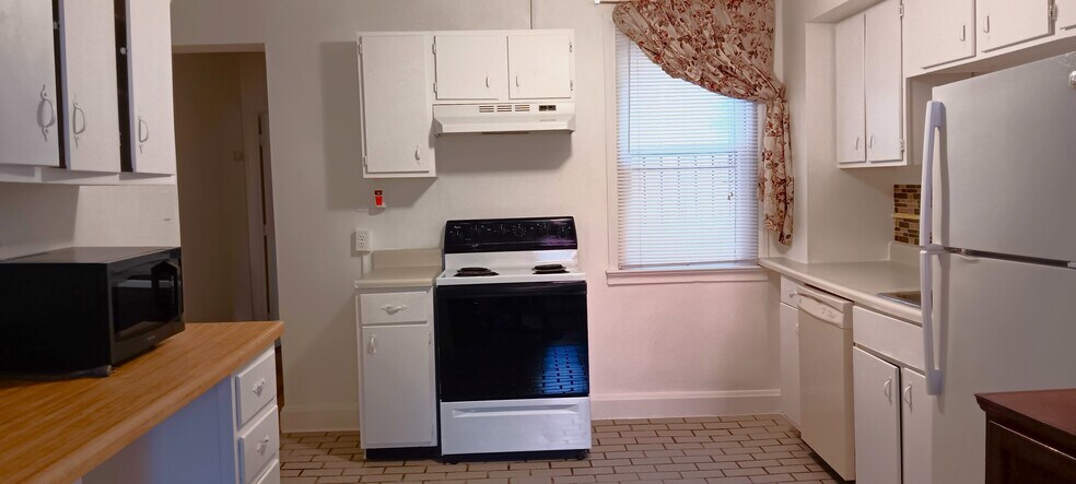 Apt 1 - 1017 Hollins St