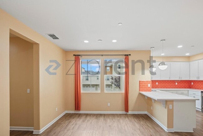 Building Photo - 1210 Coyote Creek Way