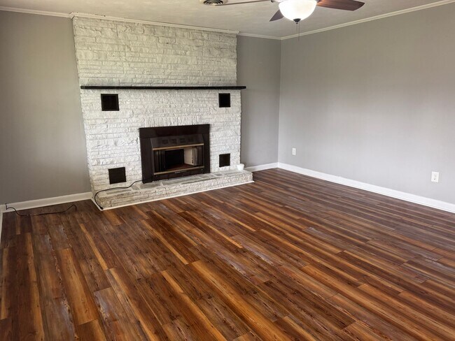 Building Photo - 3 Bedroom, 2 Bathroom Home located in Greeneville, TN