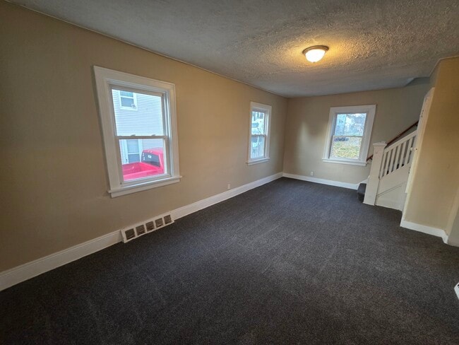 Building Photo - 423 Cypress Ave