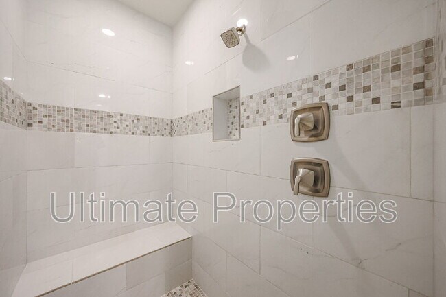 Building Photo - 28995 N 71st Ave