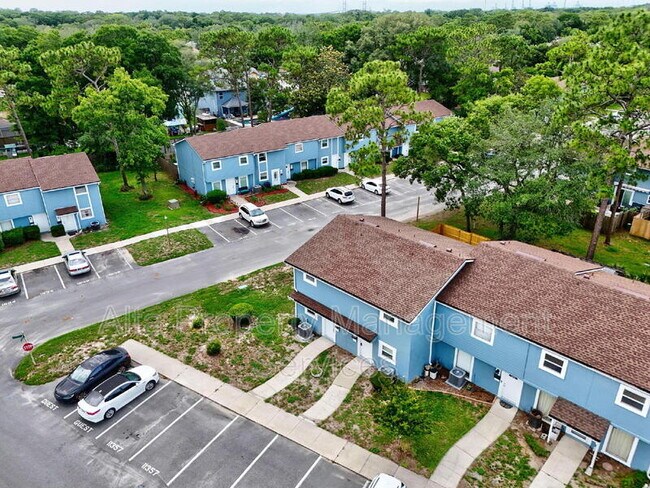 Building Photo - 11359 Bedford Oaks Dr