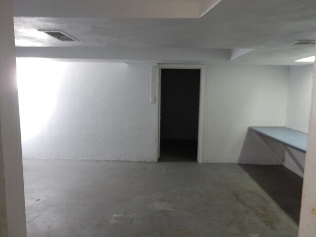 Building Photo - 3 BR home, convenient to Downtown Vinton!