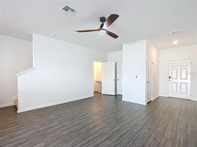 Building Photo - 4950 SW 81st Lp