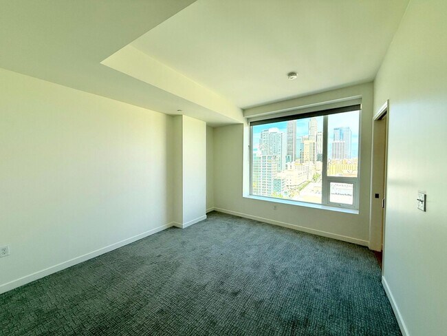 Building Photo - 1050 S Grand Ave