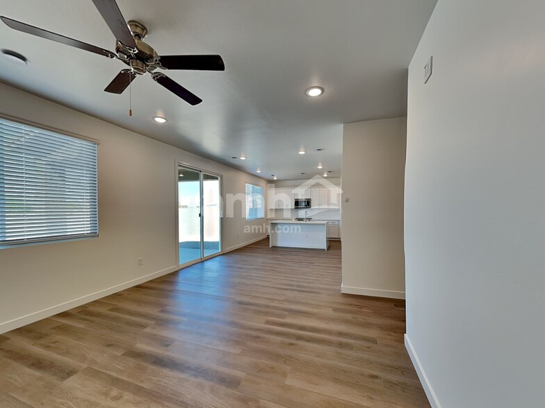 Building Photo - 12535 W Flynn Ln