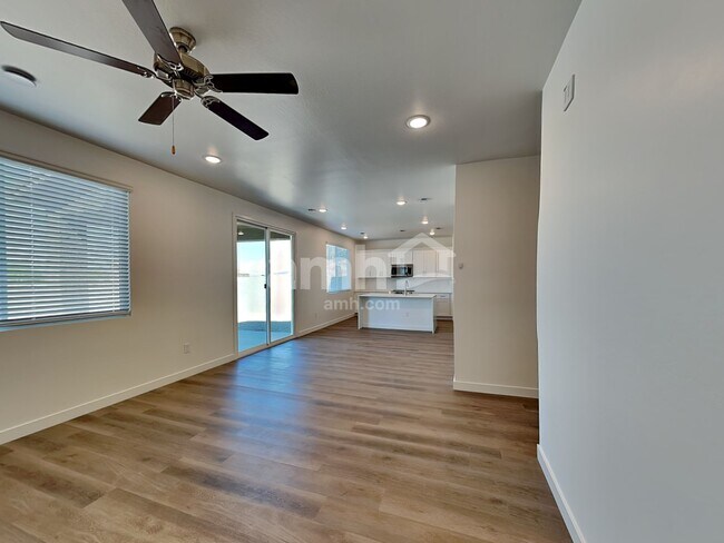 Building Photo - 4419 S 97th Dr