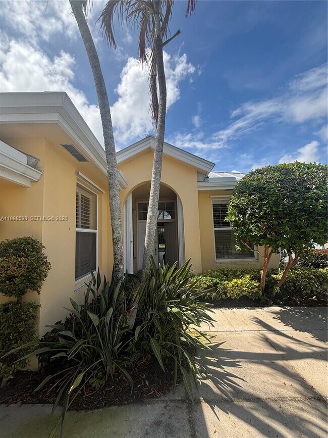 Building Photo - 2871 SW Brighton Way