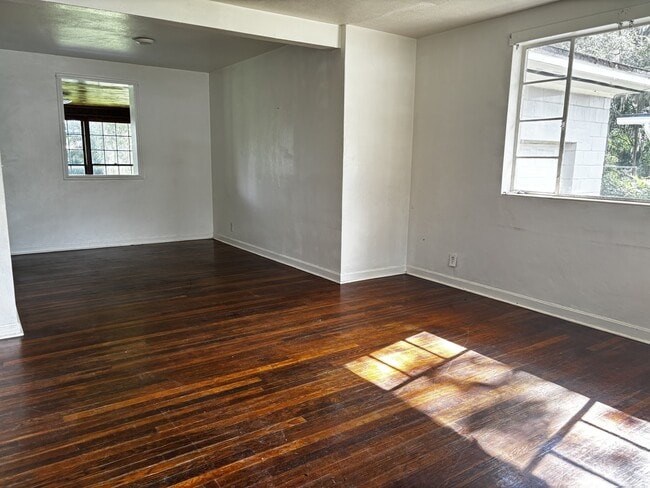 Building Photo - 5720 Cedar Park Ln