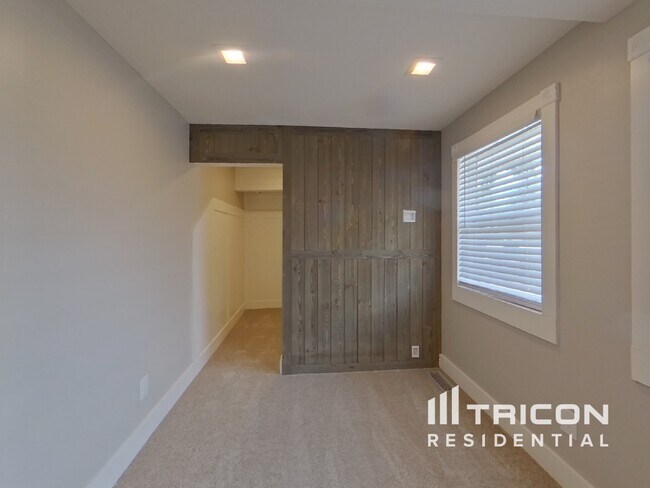 Building Photo - 1208 Atoka Dr