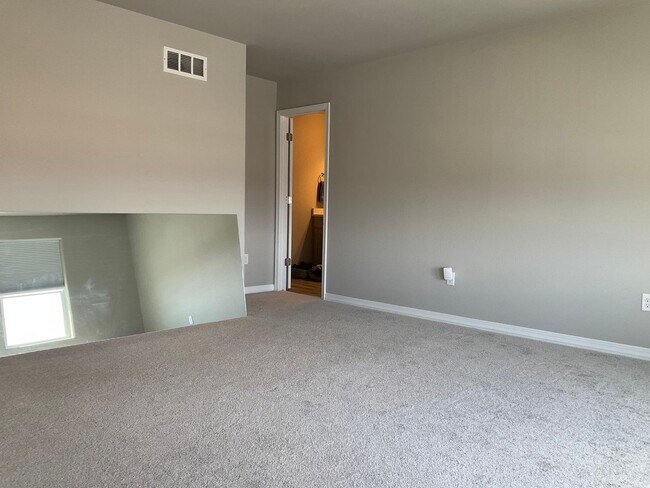 Building Photo - Beautiful Townhome in Townes At Woodmen Heights