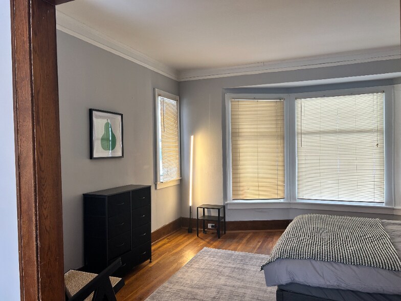 Building Photo - 40 Benjamin Ave SE