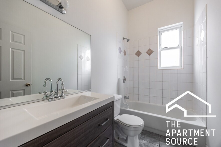 Building Photo - 2112 N Campbell Ave