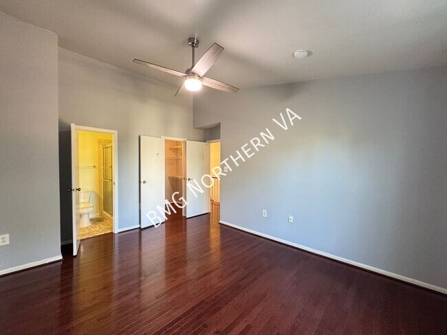 Building Photo - 7343 Rokeby Dr