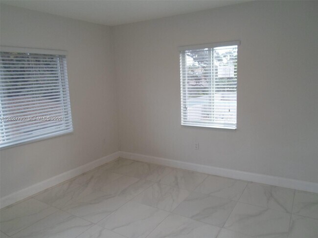 Building Photo - 354 NW 59th Terrace