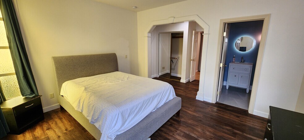 Building Photo - 11215 Almazon St