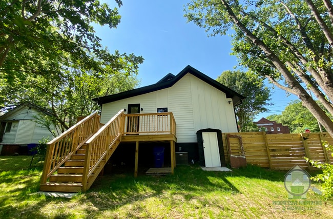 Building Photo - 32 Pendleton Rd