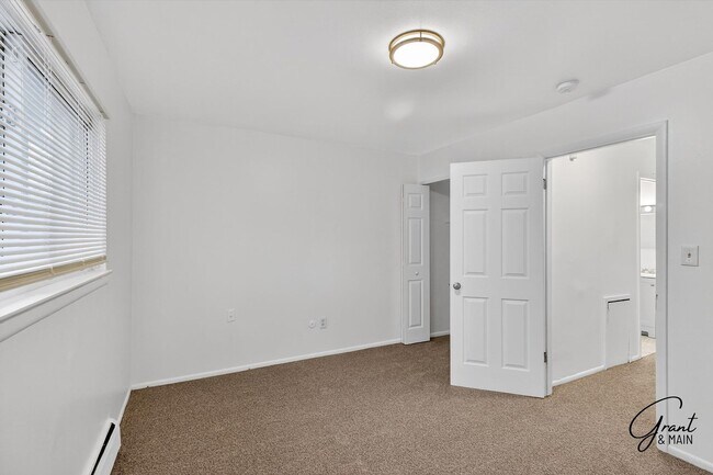 Building Photo - 22330 W Warren Ave