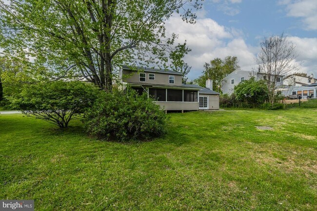 Building Photo - 3204 Norma Dr