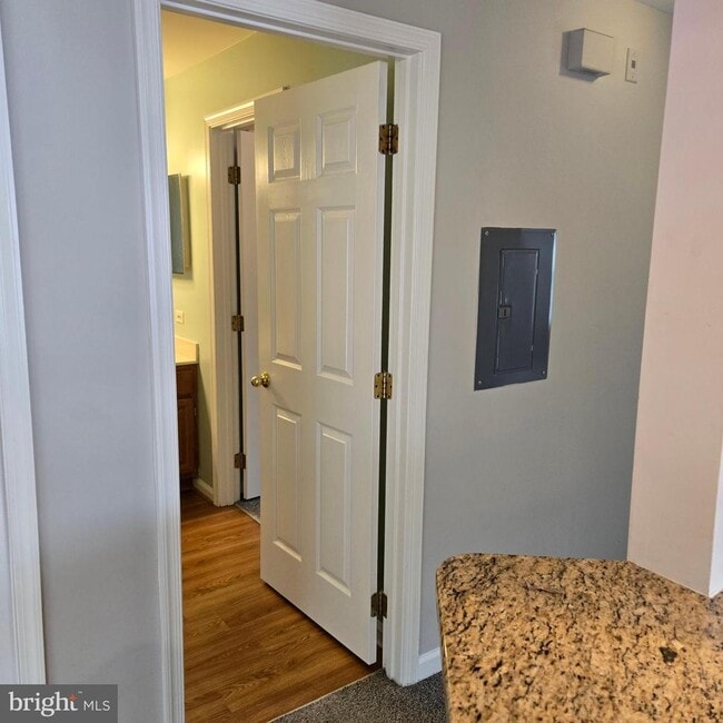 Building Photo - 5814 Wyndham Cir