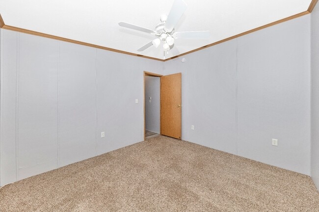 Building Photo - 16114 McGregor Dr