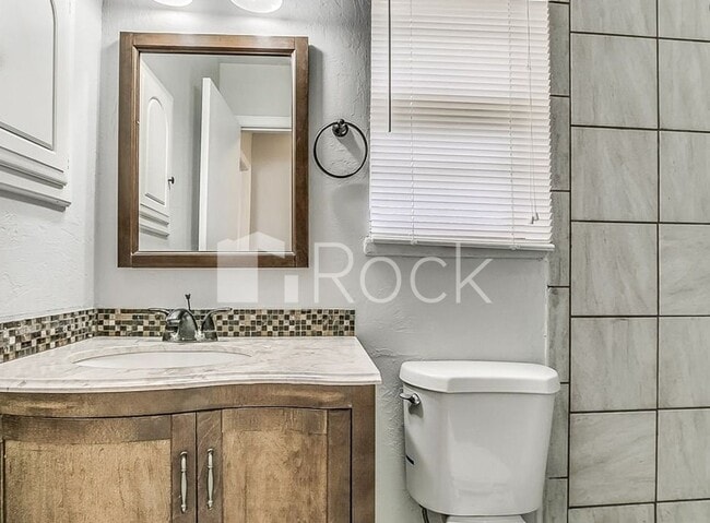 Building Photo - 12508 High Meadow Dr