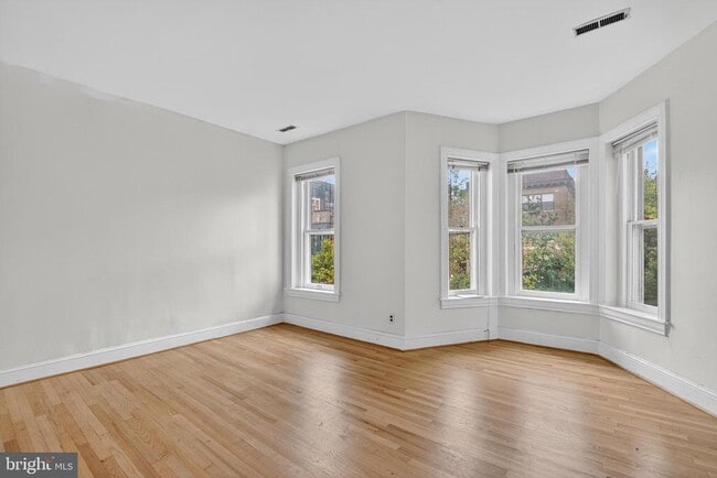 Building Photo - 1916 15th St NW