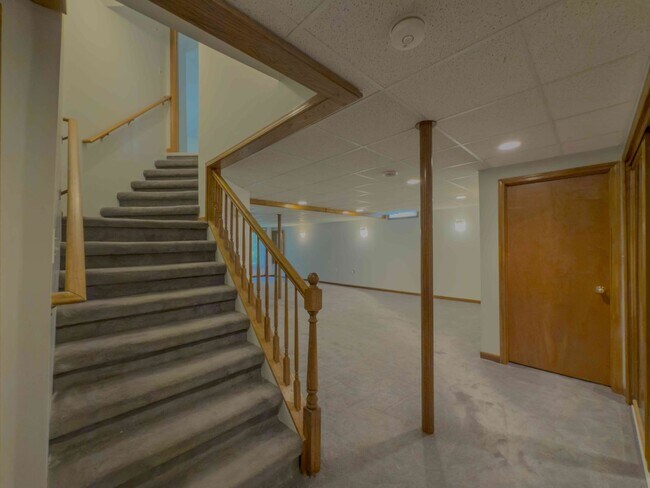 Building Photo - Exceptional Lease Offering in Novi Schools!