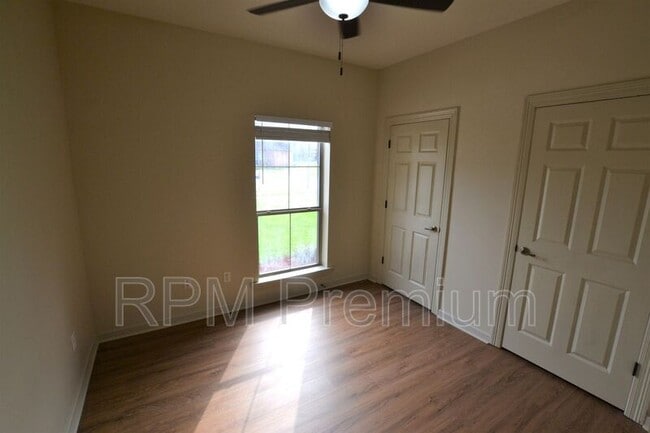 Building Photo - 2691 Woodbend