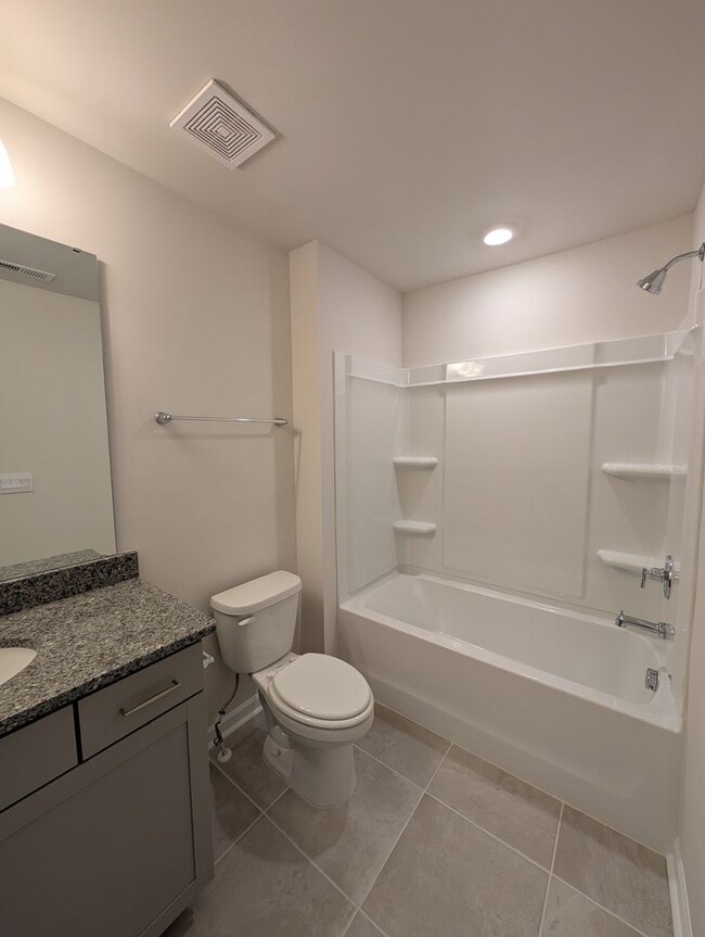 Building Photo - New Construction Townhouse-Hendersonville!