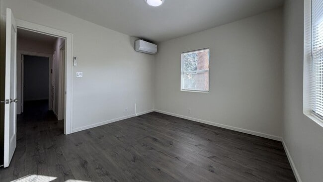 Building Photo - 1661 N Mountain View Ave