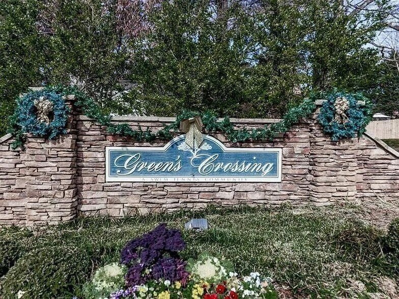 Building Photo - 1400 Boxwood Trce NW