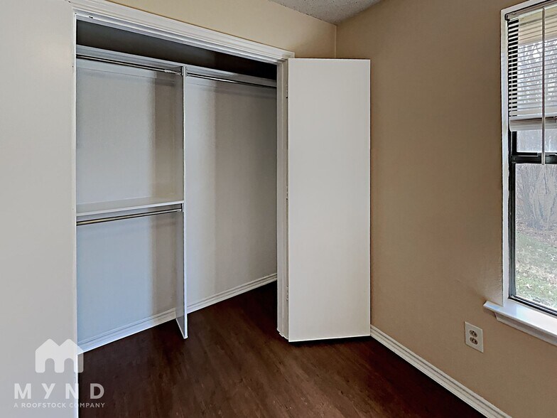 Building Photo - 4211 Spring Meadow Ln