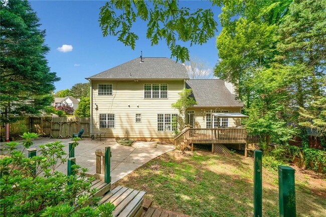 Building Photo - 3338 Hackmatack Dr NW