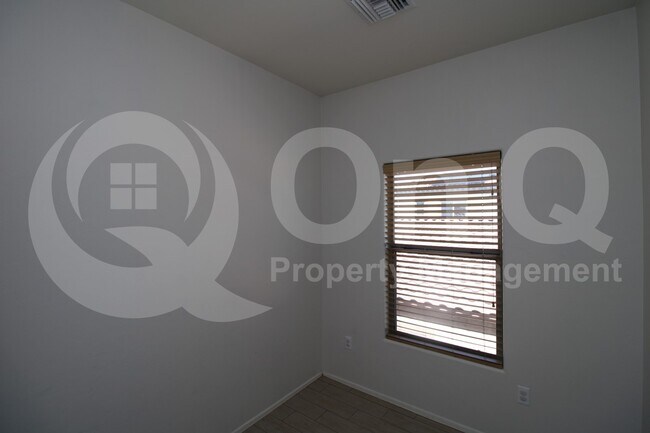 Building Photo - 7531 E Majestic Palm Ln